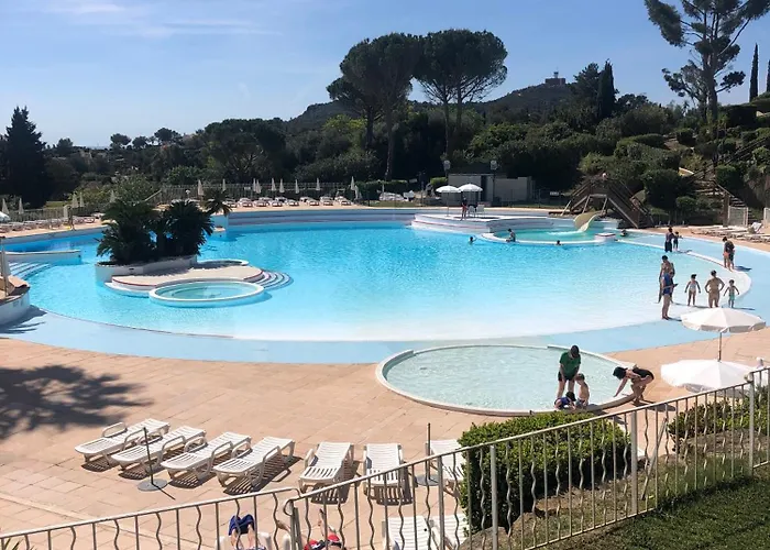 Daire T2 Climatise Wifi Piscines Parking